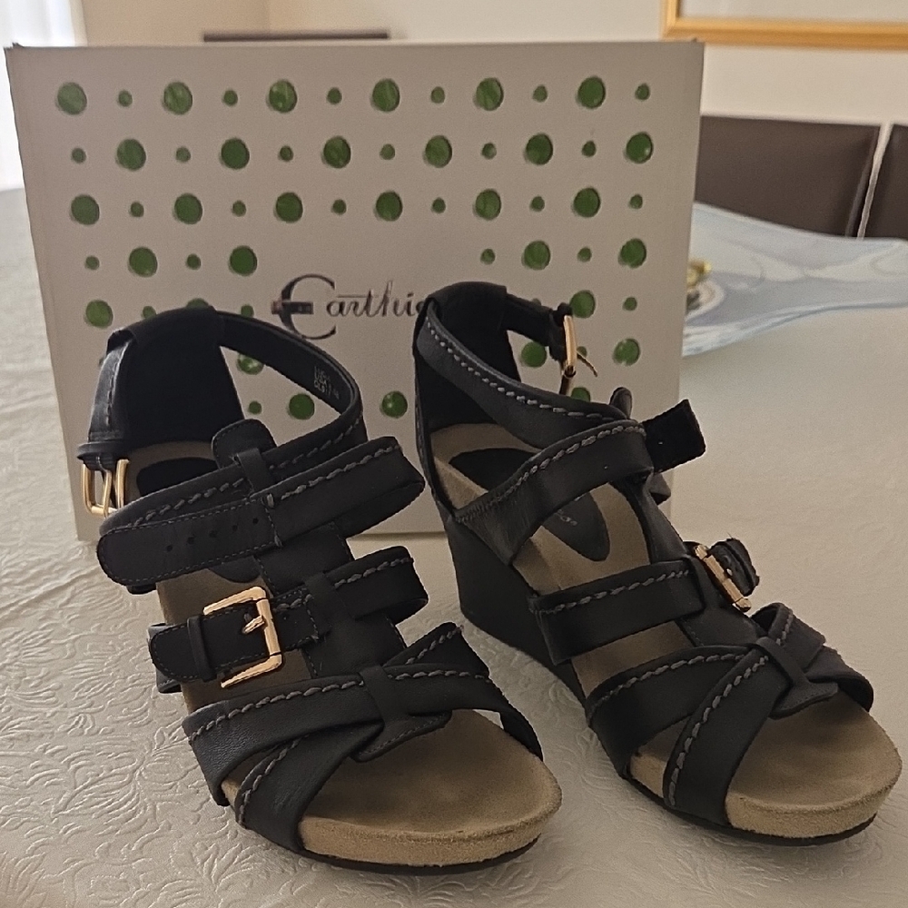 Earthies Arch Fit Lucia Black Wedge Sandals